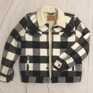 Levi’s Plaid Sherpa Trucker Jacket, women’s M